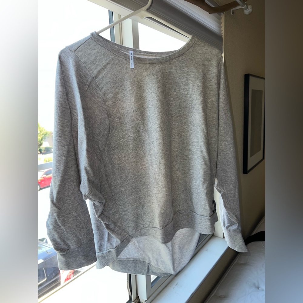 Oversized high-low sweater in grey